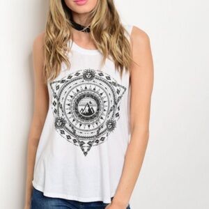 !!!! White graphic tee!🆕